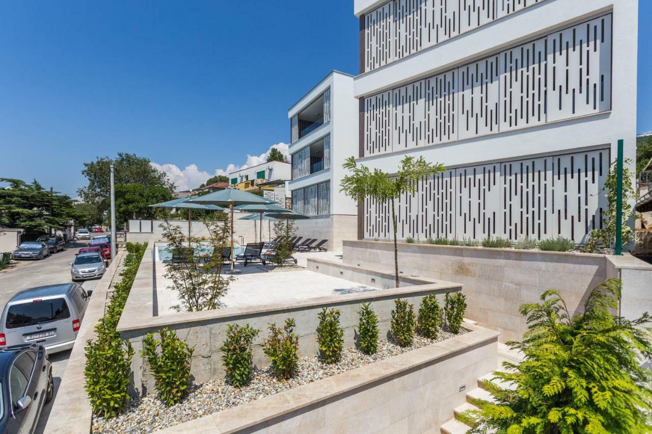 Abalone Apartment